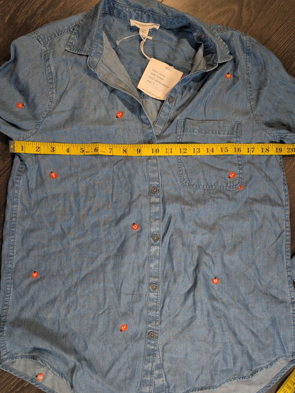 Women's Halloween Fall Haunted Pumpkins Denim Button Up Shirt Size Small NWT - Picture 2 of 7